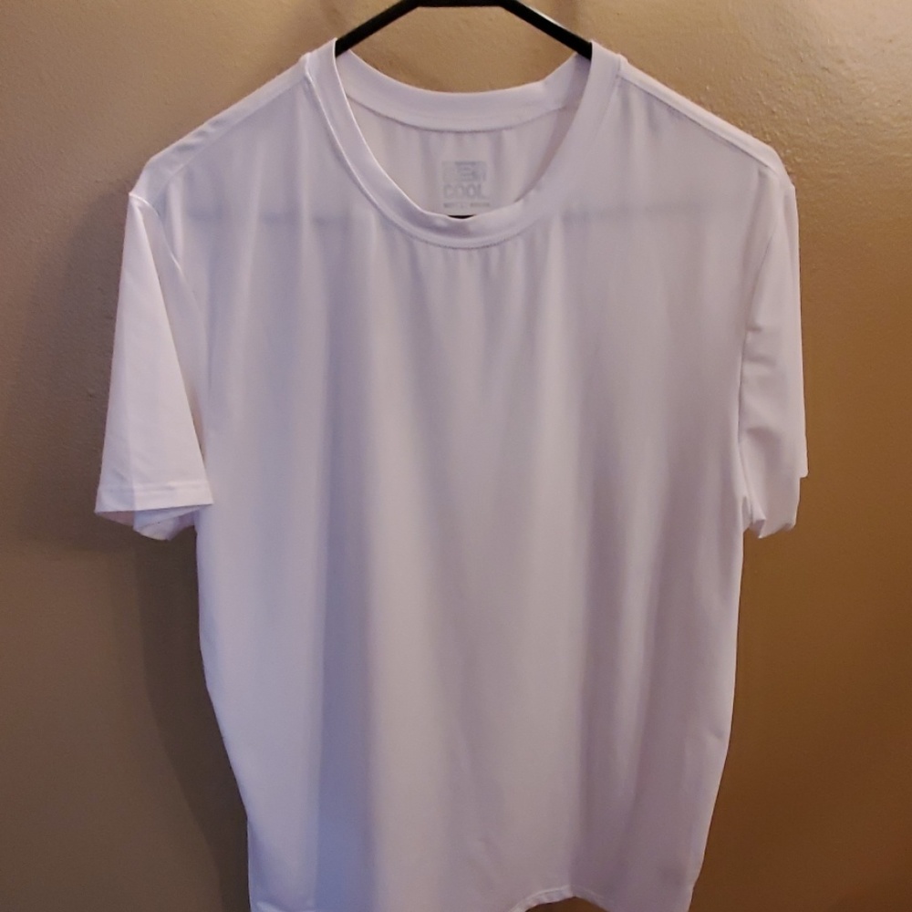 32 degree cool white tee shirt